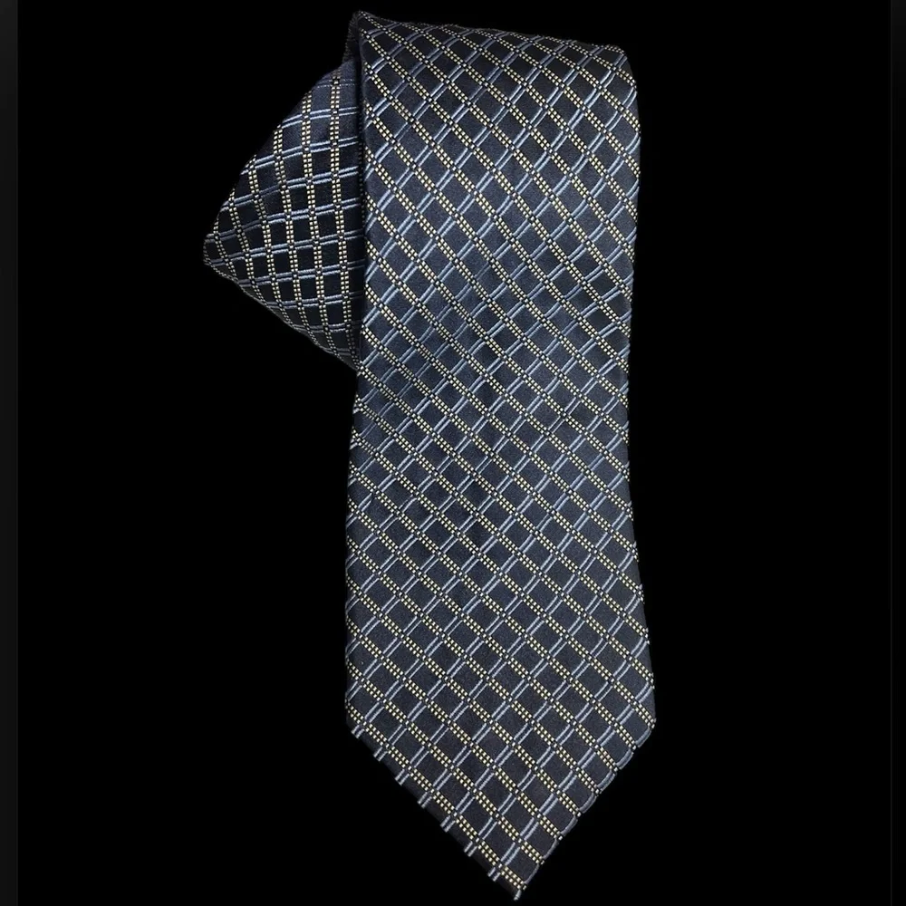 Neiman Marcus Tie‎ Blue Geometric 100% Silk